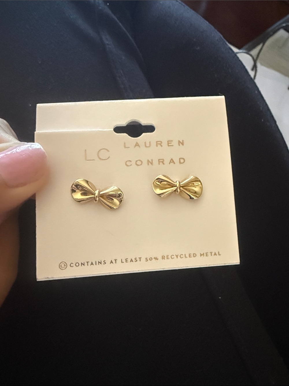 Bow shaped earrings